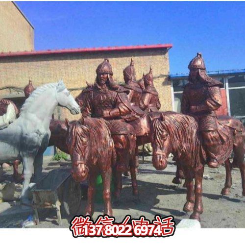 巨型騎士馬銅雕塑，點(diǎn)綴景區(qū)廣場(chǎng)