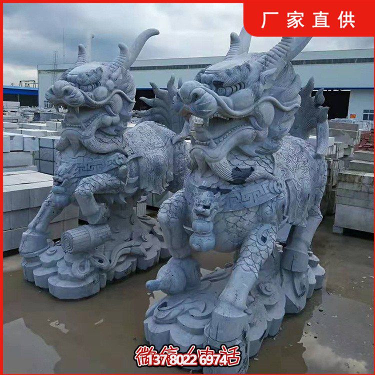 青石雕刻麒麟大型雕塑，為景區(qū)墓園增添靚麗風(fēng)采