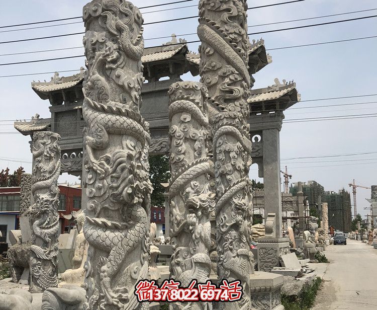 精美石雕龍柱擺件，為寺院景觀增添華麗風(fēng)采