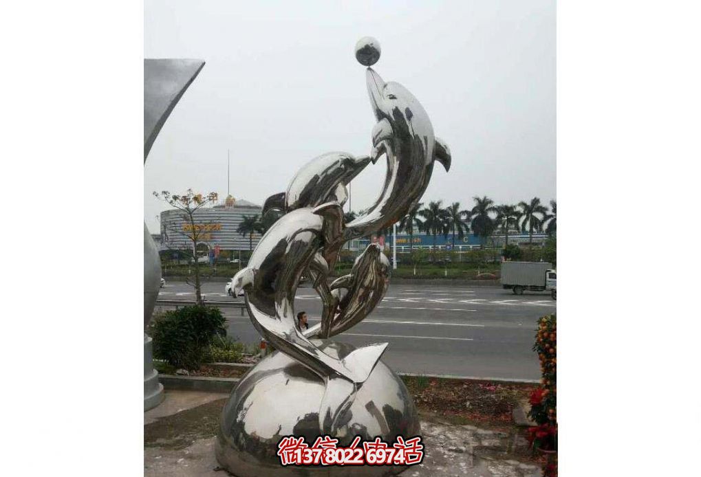 不銹鋼海豚雕塑，玩起來讓街道飛躍！