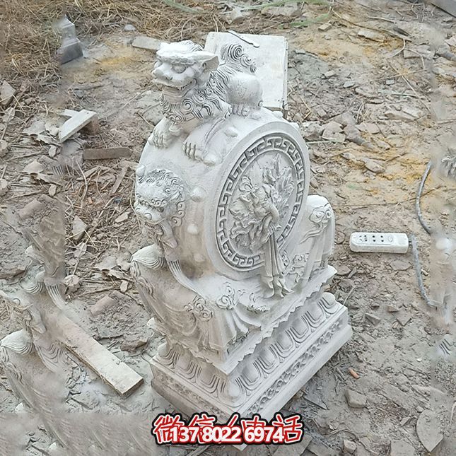 非凡的石雕獅子雕塑，點綴精致的庭院別墅