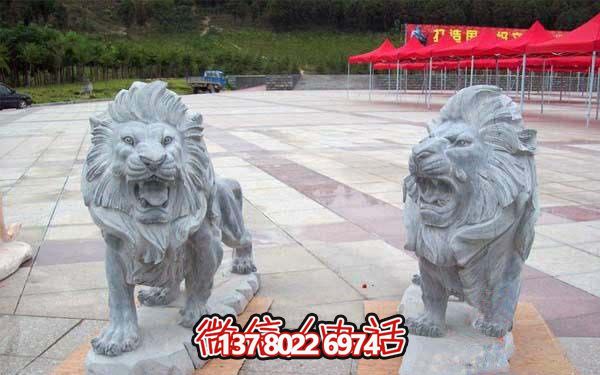 大型石雕獅子雕塑，給景區(qū)帶來濃厚的歷史氛圍