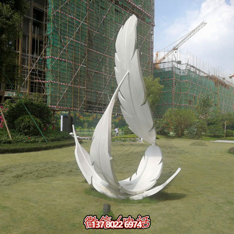 不銹鋼創(chuàng)意羽毛雕塑，為您的戶外園林帶來絢麗的色彩