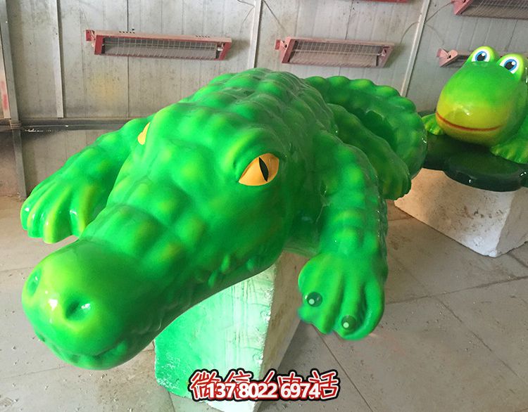 玻璃鋼鱷魚雕塑，為游樂場裝飾添彩