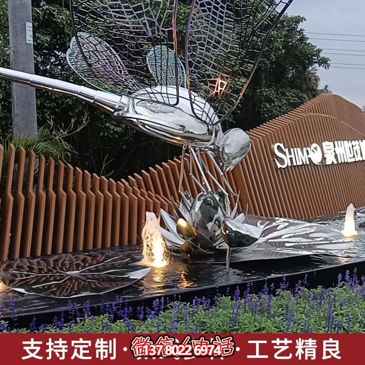 大型不銹鋼雕塑，為城市酒店、公園、商場及水景環(huán)境增添獨特景觀