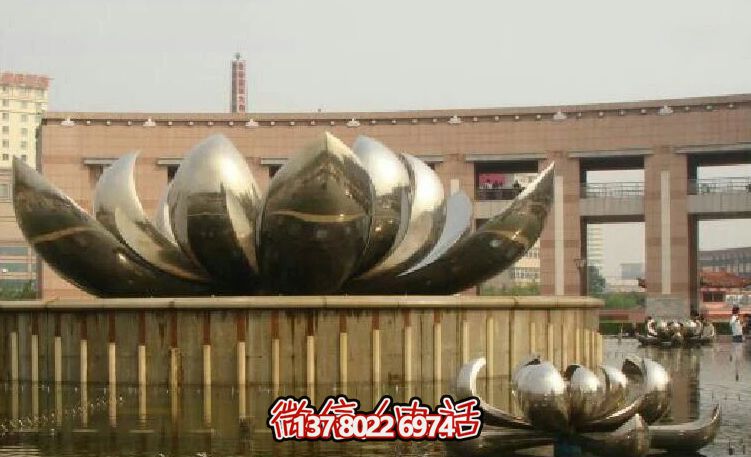 不銹鋼荷花雕塑，美化家園，增添小區(qū)公園戶(hù)外環(huán)境