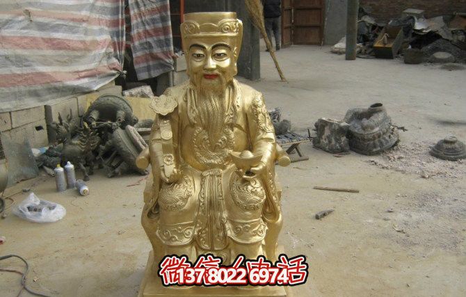 手工制作的供奉佛像，傳承古老文化的精粹