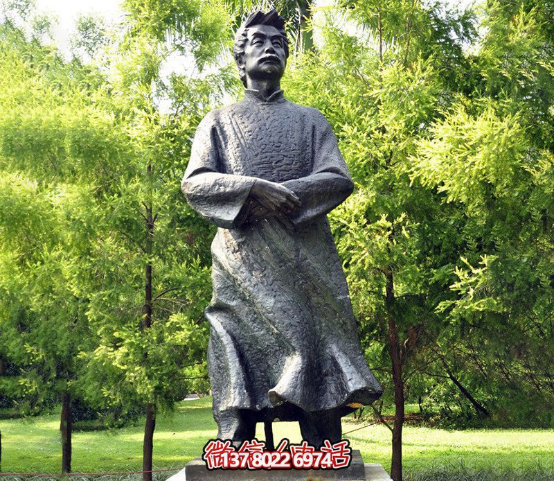 玻璃鋼魯迅人物雕塑，為公園景觀裝飾點綴