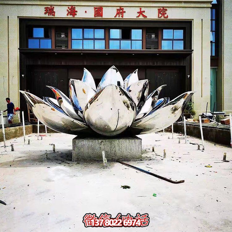 融入自然的不銹鋼景觀(guān)雕塑