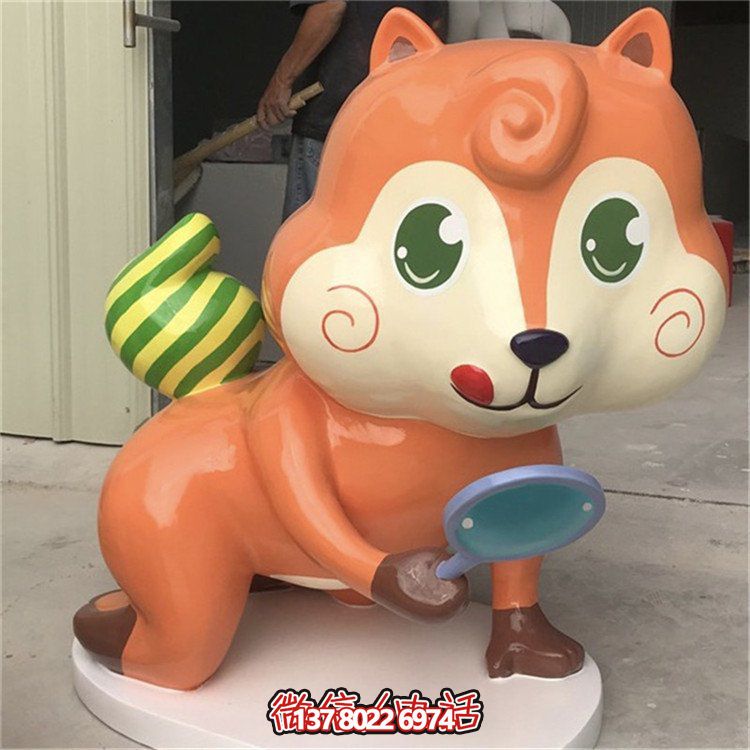 玻璃鋼結(jié)構(gòu)兒童樂園，卡通松鼠公仔裝飾