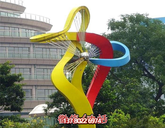 美輪美奐的不銹鋼彩虹舞景觀雕塑，點(diǎn)綴小區(qū)環(huán)境