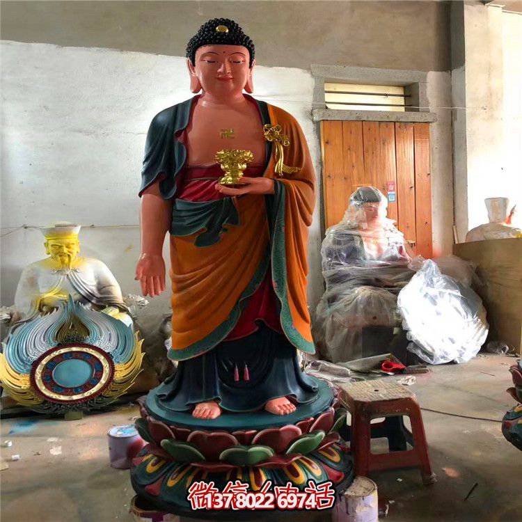 玻璃鋼彩繪神佛三圣雕塑，為景區(qū)大型景觀裝飾品