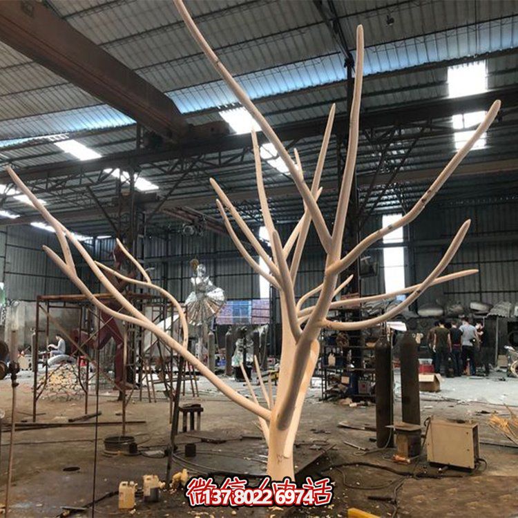大型玻璃鋼雕塑，給酒店裝飾帶來創(chuàng)意景觀