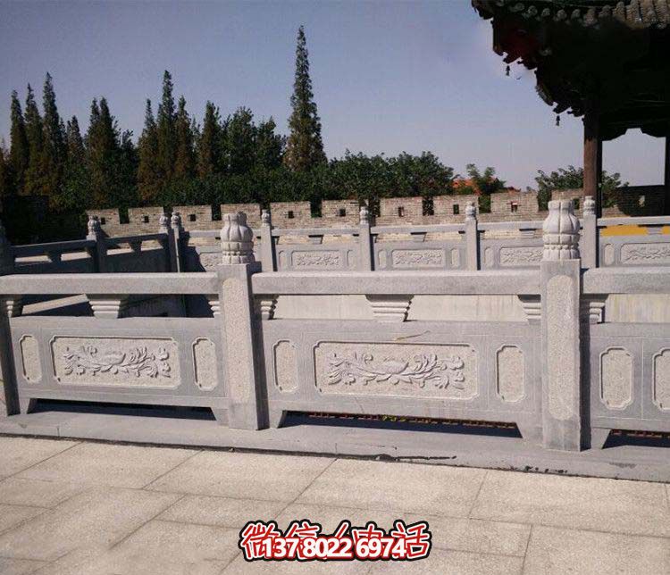 精美青石雕刻欄桿，為您的景區(qū)水池添彩