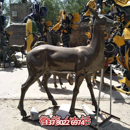 精美雕塑鹿，點(diǎn)綴園林景觀，增添藝術(shù)氣息