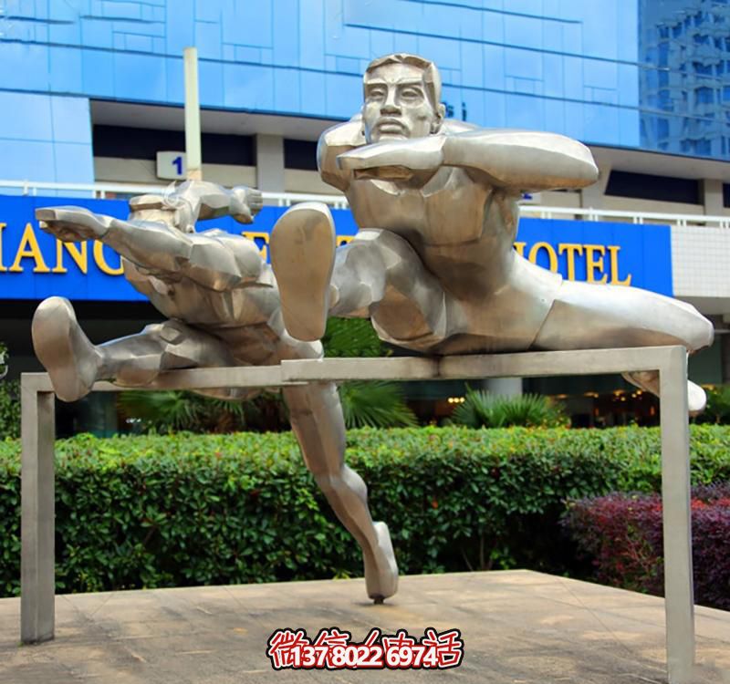 高科技不銹鋼跨欄雕塑裝置，傳承體育運(yùn)動(dòng)主題人物