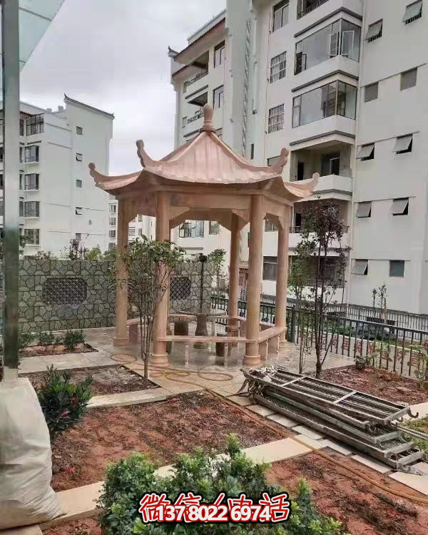 晚霞色石雕大理石涼亭，點綴園林美景