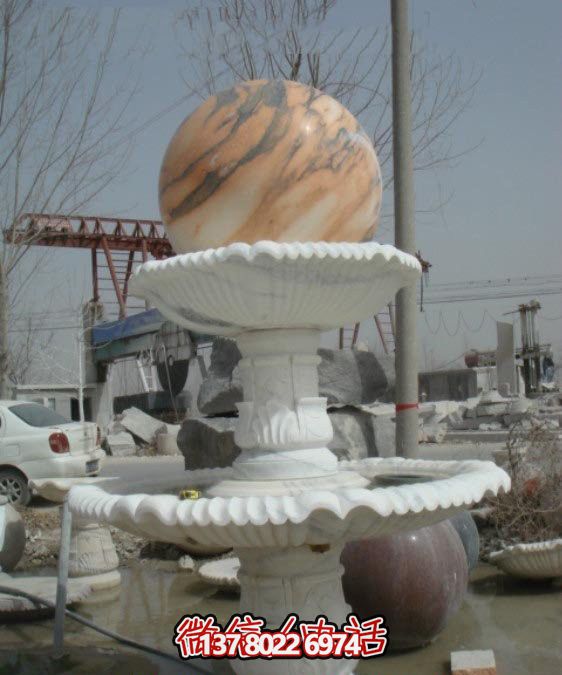 公園完美融合大理石、風(fēng)水球、噴泉和雕塑的美景