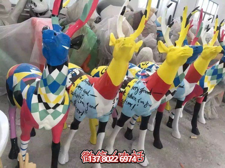 彩繪玻璃鋼鹿雕塑，商場(chǎng)、兒童樂園風(fēng)格擺件