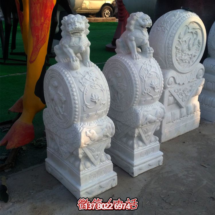 濃縮漢文化，以仿古建筑漢白玉雕塑裝點(diǎn)宮殿門(mén)墩