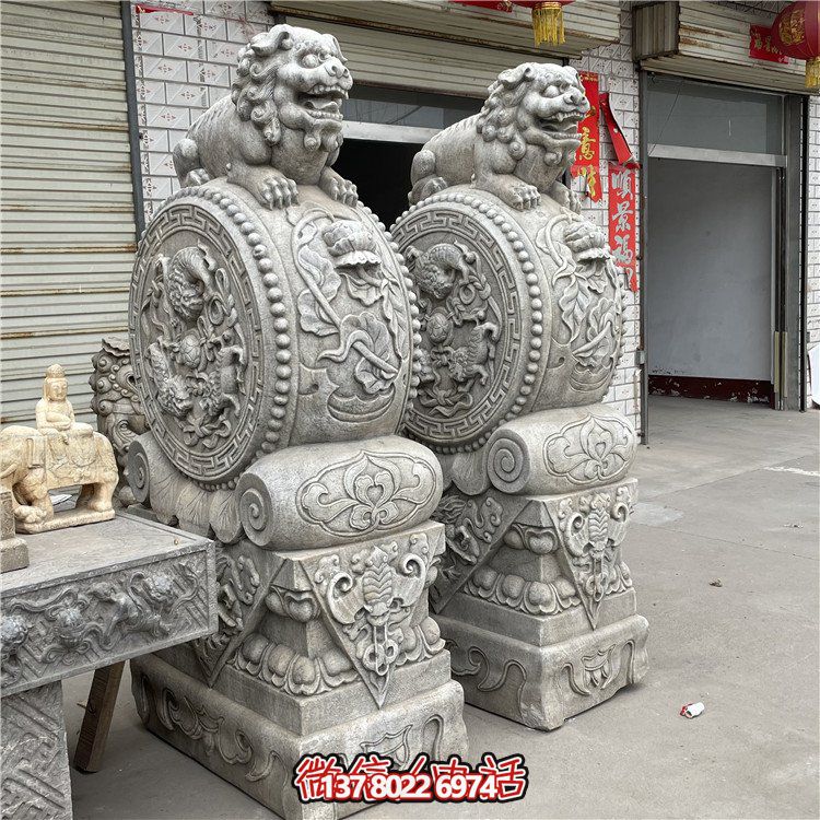 大個(gè)的石雕門墩抱鼓石，漢白玉仿古門墩